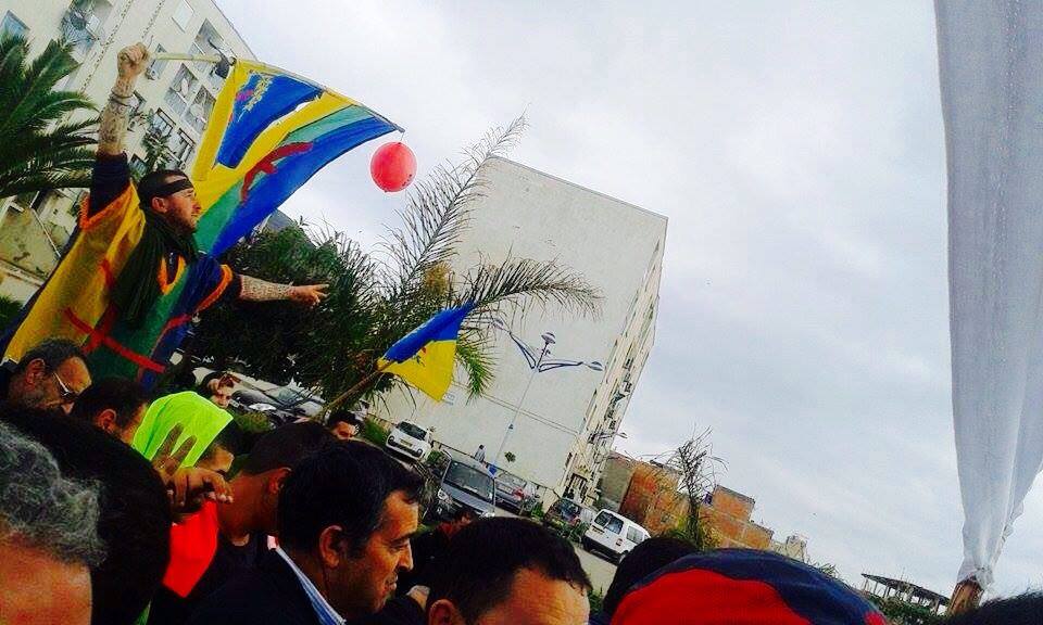 Grande mobilisation à Vgayet : le MAK occupe la capitale des Hammadites  (photos)