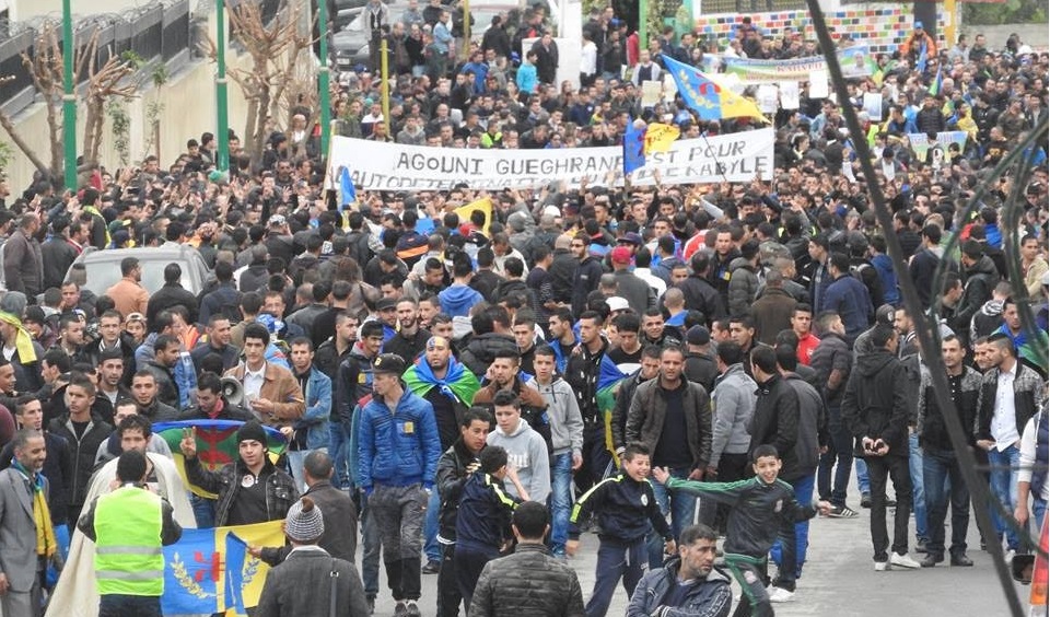 Tizi-Ouzou : Malgré les intimidations, les propagandes  de déstabilisation et  les entraves « sécuritaires », la marche du MAK à a été grandiose.