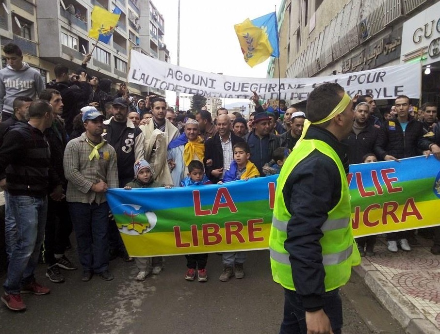 Tizi-Ouzou : Malgré les intimidations, les propagandes  de déstabilisation et  les entraves « sécuritaires », la marche du MAK à a été grandiose.