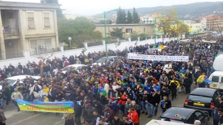 Tizi-Ouzou : Malgré les intimidations, les propagandes  de déstabilisation et  les entraves « sécuritaires », la marche du MAK à a été grandiose.
