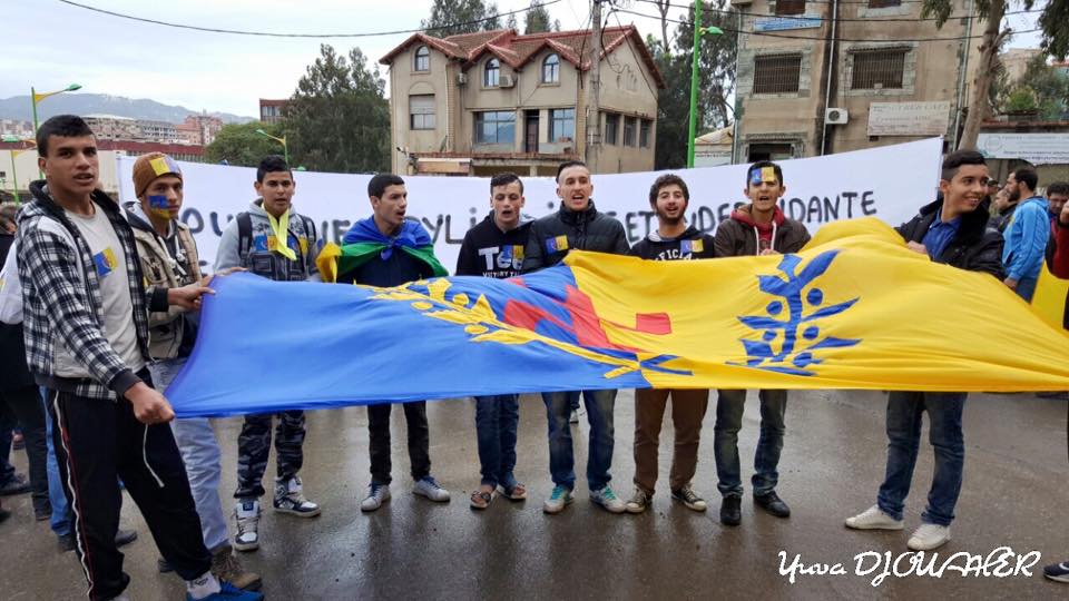 Tizi-Ouzou : Malgré les intimidations, les propagandes  de déstabilisation et  les entraves « sécuritaires », la marche du MAK à a été grandiose.