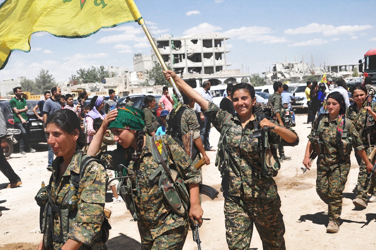 Combattantes kurdes qui affrontent Daech en Syrie. Ce sont elles, avec leurs frères d'armes kurdes, qui ont libéré Kobanê de Daech, malgré le sabotage de la Turquie qui a tout fait pour que daech anéantisse les kurdes de cette ville (PH/DR)