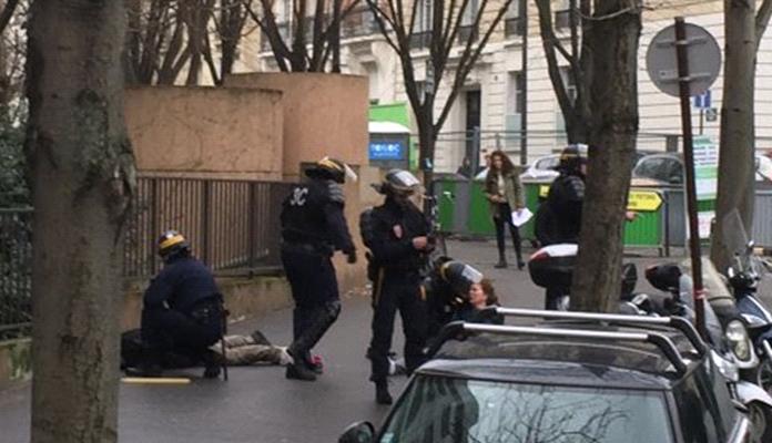  Scandale à Paris : Violente répression contre les manifestants Kurdes devant l'ambassade de Turquie qui ont protesté contre le massacre de civils kurdes
