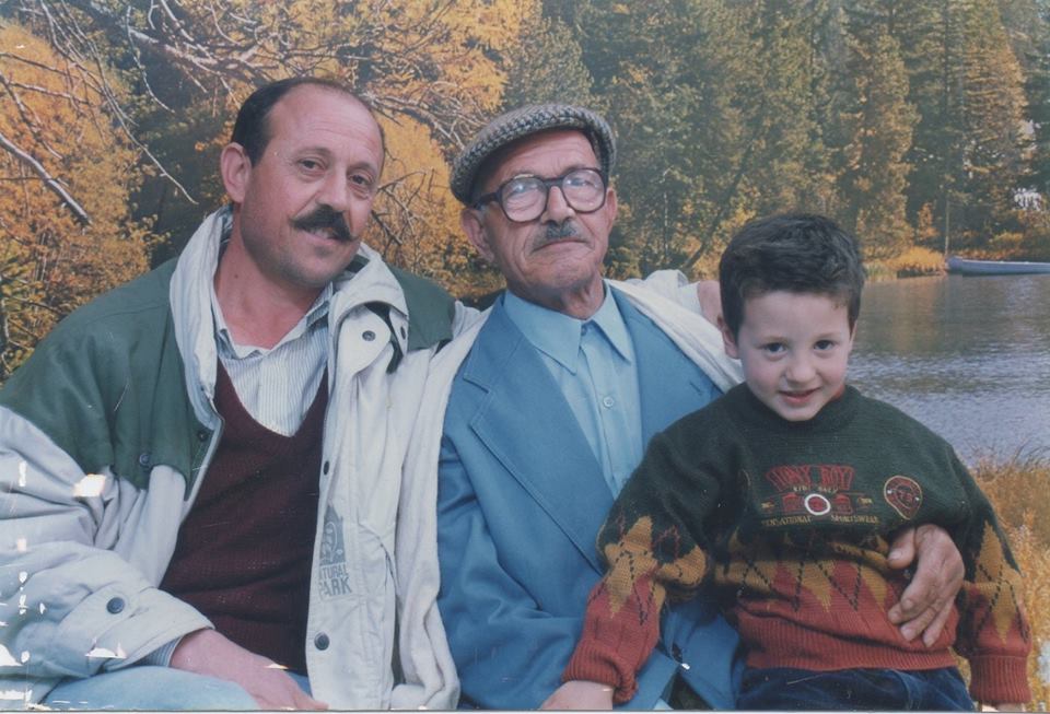 Ahmed Haddag, aux cotés de son père Dda Amar (PH/Archives familiales)
