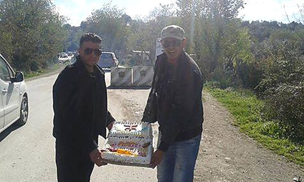 Au second barrage de Vuvrih avec les tartes préparées par les militants d'Aqvu pour le Congrès