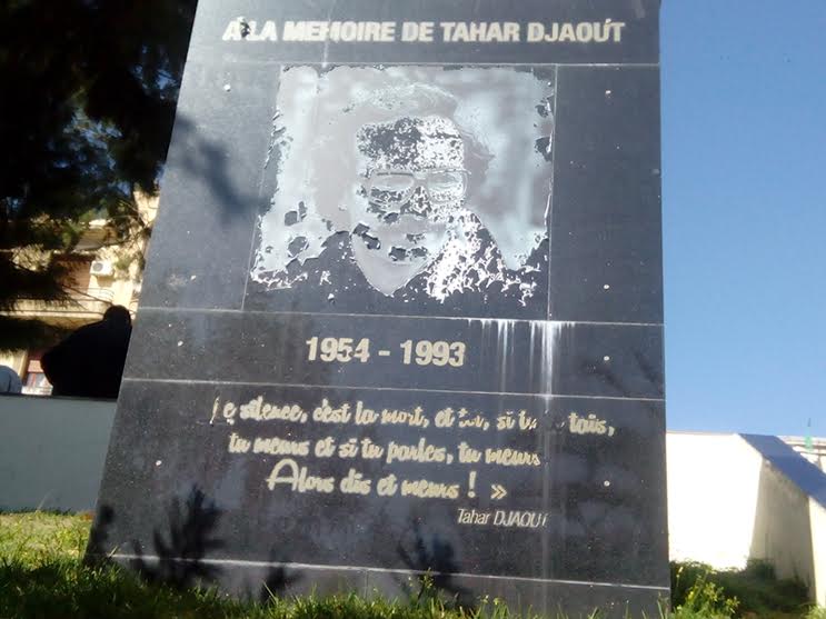 La stèle de Tahar Djaout méconnaissable (PH/Siwel)