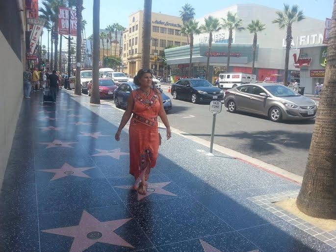 Le 25 avril 2013, les jeunes filles du lycée mixte de Leqser défiaient l'interdiction de porter une robe kabyle 