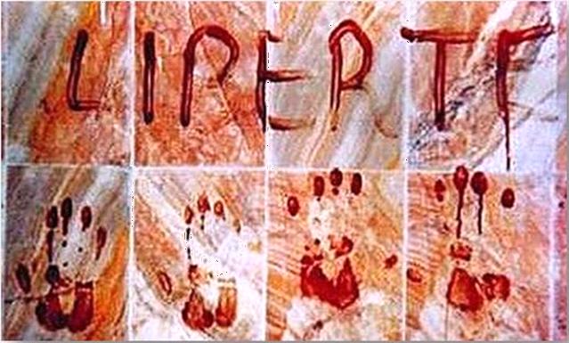 C’est avec des lettres de son sang, qu’en héros de 2001, Kamel Irchen écrit le mot Liberté avant de succomber aux balles assassines des gendarmes algériens (PH/DR)