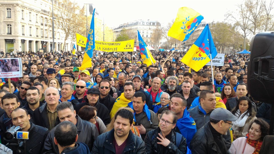 Analyse : Divorce consommé entre la Kabylie et l'Algérie après la marche de la diaspora kabyle à Paris ce 17 avril 2016
