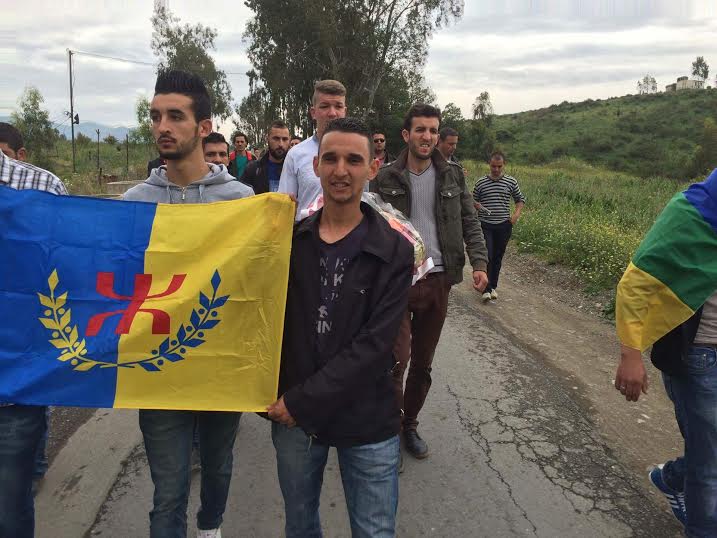 Illulen Umalu : Recueillement à la mémoire de MEZIANI M’henni