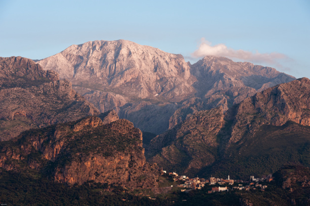 Vue sur Agwni Ggeghran, le village de la famille Azem, que l'Etat algérien cherche à spolier de ses terres (PH/DR)
