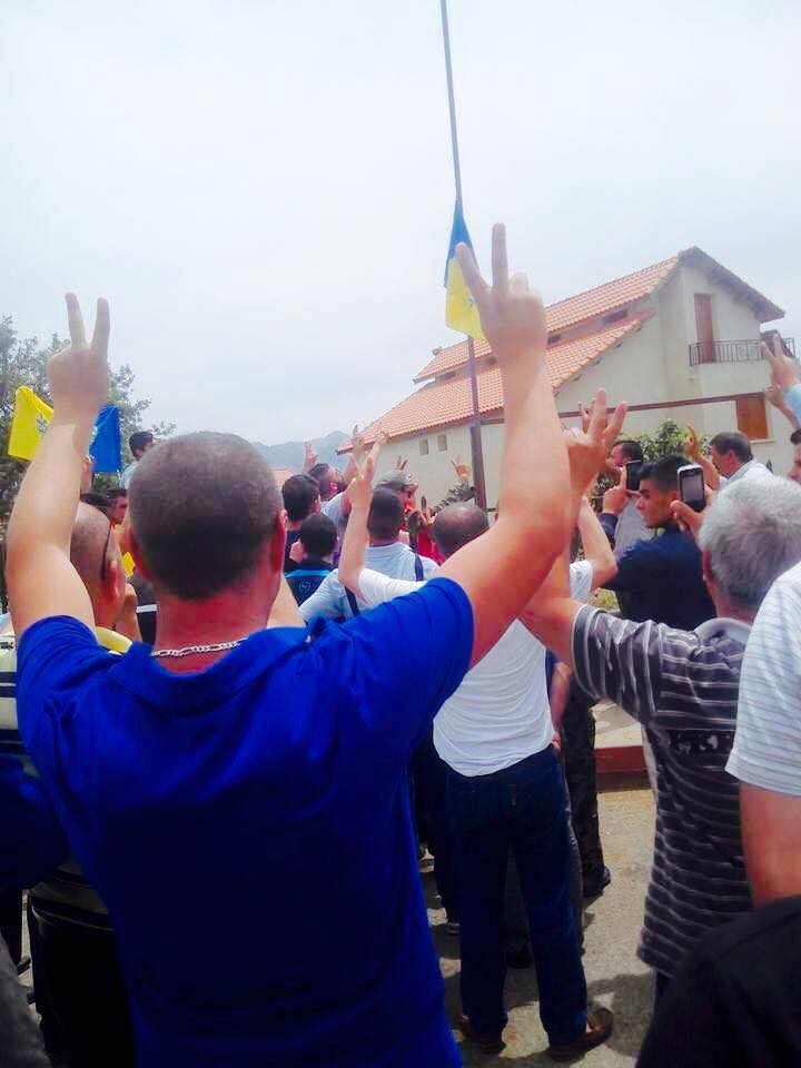 Le drapeau kabyle flotte à At Yani