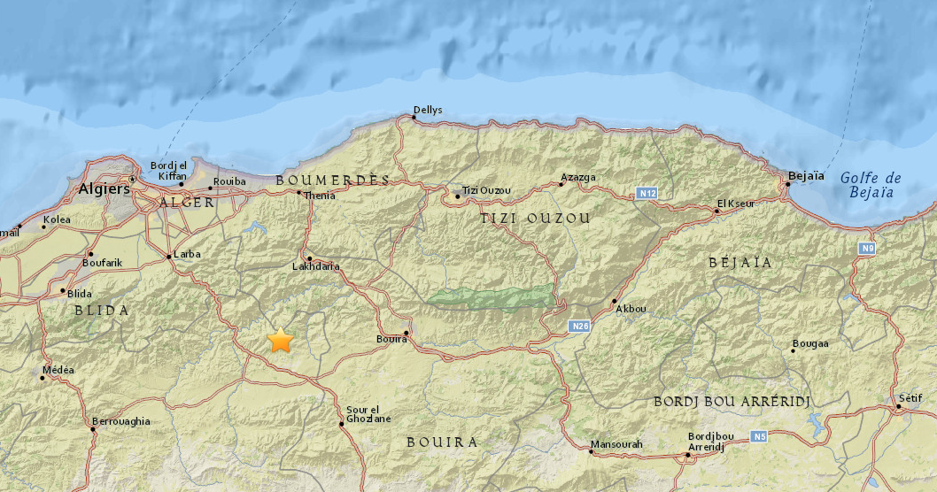 Localisation de l'épicentre du séisme et localités kabyles limitrophes (PH/USGS/SIWEL)