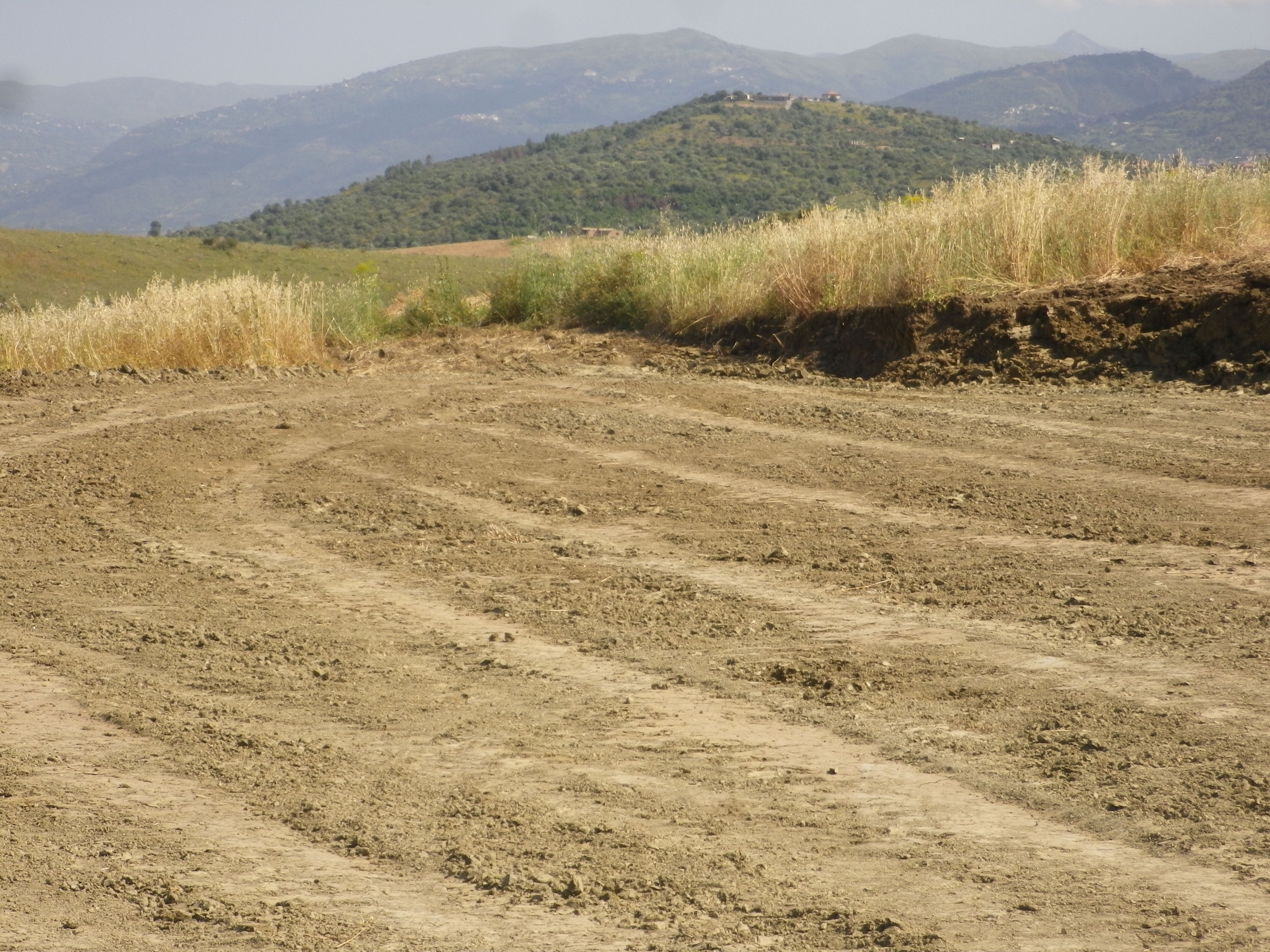 At Zellal : Les citoyens empêchent la visite du premier ministre algérien
