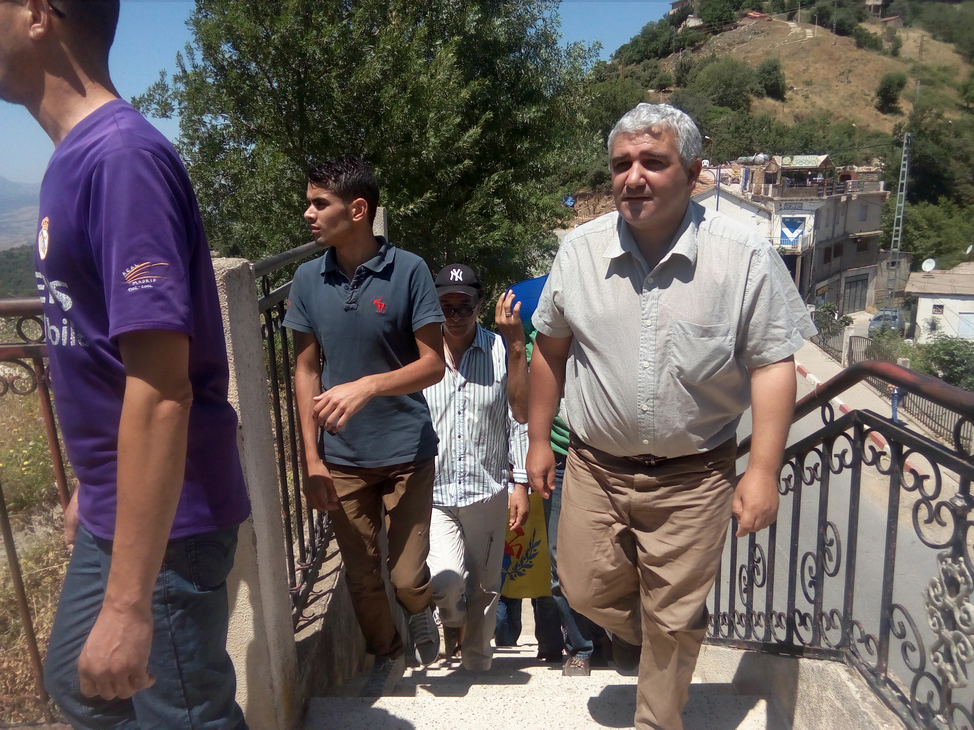 Journée de la Nation Kabyle : Le MAK se recueille à la mémoire de Dda Lmulud