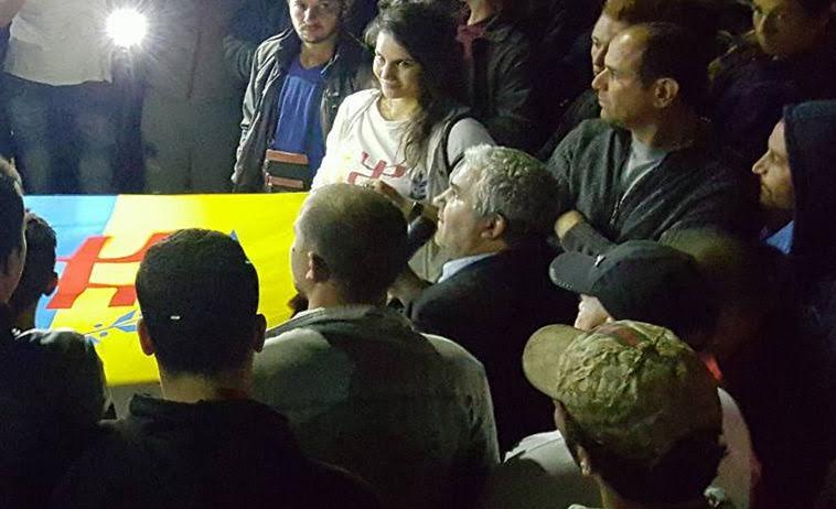 Dans At-Dwala assiégée, la population assure la sécurité du président du MAK