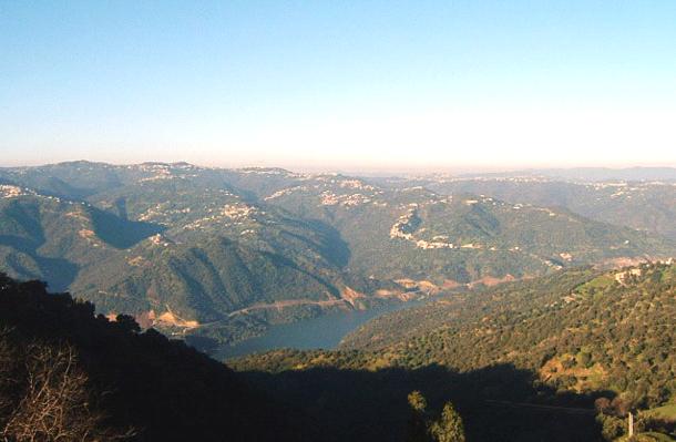 "Centre de gravité est … équilibre", par Yidir Aqvayli