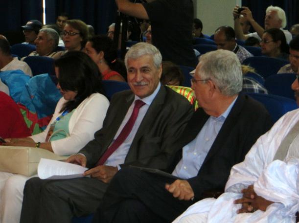 Le président de l'Anavad, Ferhat Mehenni avec le maire d'Agadir, Tarik Kabbaj, lors de la 7è cession du Congrès mondial Amazigh (PH/Siwel)