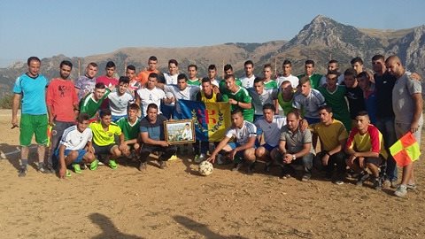 Le Drapeau National Kabyle se généralise dans les événements sportifs (Reportage)