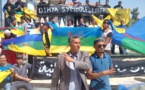VIDÉO. Les Chawis brandissent fièrement leur drapeau pour dénoncer l'atteinte aux symbole amazighs