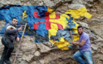 Restauration du Drapeau Kabyle à l'entrée d'At Waεvan la veille d'une date historique pour le village