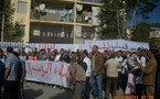 Sit-in des travailleurs de la laiterie de Draa Ben Khedda devant le siège de la wilaya