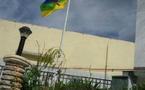 At Zellal : les villageois hissent le drapeau kabyle au monument des martyrs