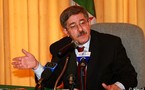 Ahmed Ouyahia invite dans un meeting les Kabyles à voter