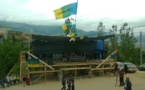 Interdit par la police la veille de l’hommage à Mhenni Amroun : At Wizgan se pare de drapeaux kabyles