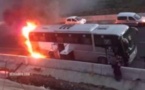 Mizrana : Un mini-bus prend feu