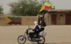 Kidal/ le MNLA chasse l'armée malienne du camps militaire N°1 et hisse le drapeau de l'Azawad