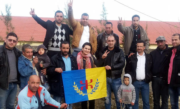 La Présidente de la Coordination MAK de l'Ouest Rachida ider à Tiquvaɛin à la rencontre des militants