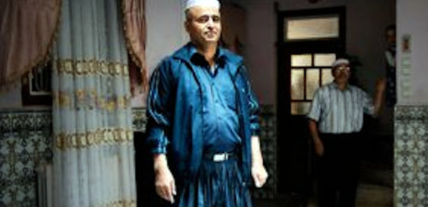 Izmulen réagit aux déclarations de l’administration pénitentiaire algérienne qui maltraite le Dr Fekhar