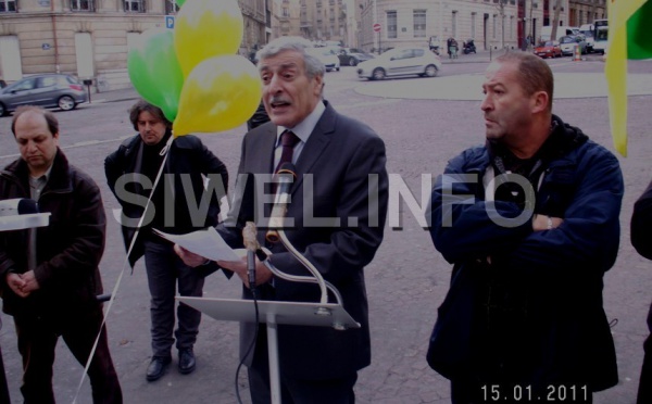 Rassemblement kabyle devant l'Ambassade d'Algérie à Paris