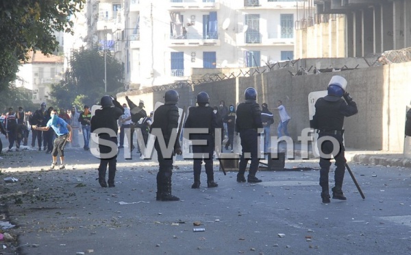 Soulèvement en Tunisie : Alger en état d'alerte