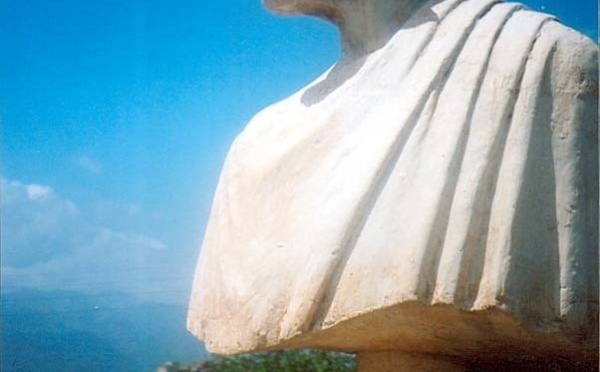 Ath Yenni rend hommage à Mouloud Mammeri