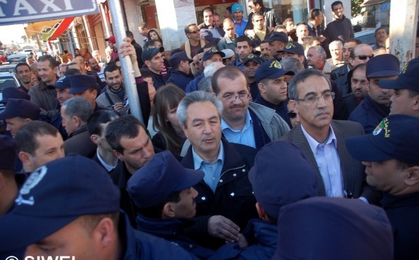 La police empêche des marches de la CNCD à Alger