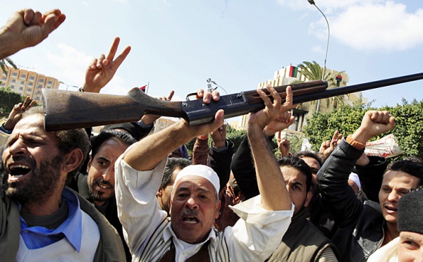 Égypte : l'armée égyptienne vient en aide aux rebelles libyens