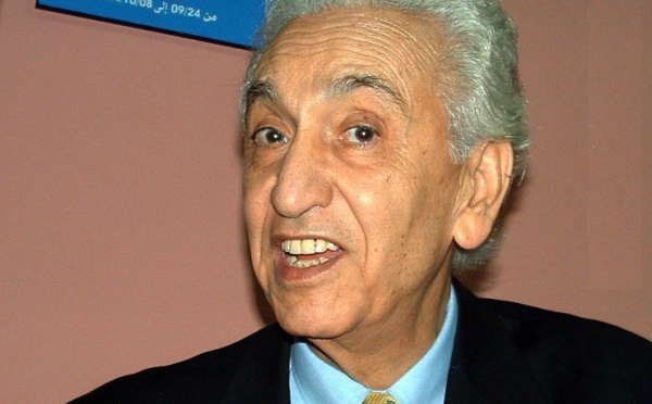 Hocine Aït Ahmed s'attaque à Saïd Sadi et maintient l'option d'un « changement pacifique » du régime