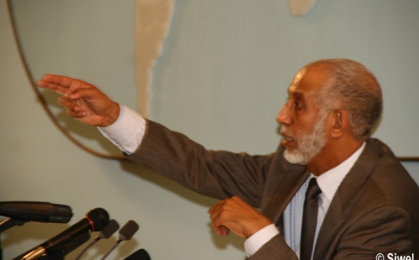 Abdelaziz Belkhadem : « nous refusons l'ingérence étrangère en Libye »