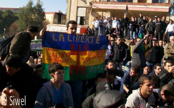 Le Conseil universitaire du MAK dénonce l'empêchement de la marche du MAK à Tizi-Ouzou