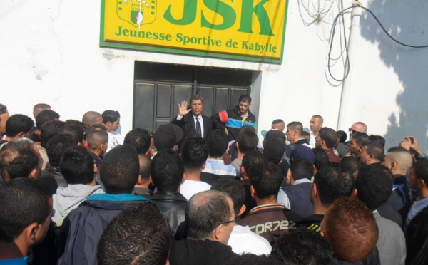 Tizi-Ouzou : les supporters de la JSK ne décolèrent pas