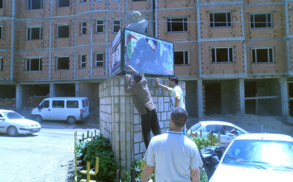 La stèle Matoub Lounes restaurée à Tizi N'Tletta
