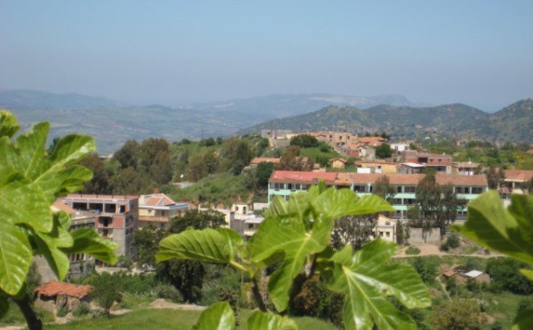 Privés d'eau depuis six mois, les habitants d'Ath Messaoud (Imkiren) bloquent la daïra