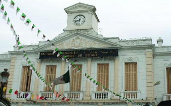 Vgayet : marche des travailleurs communaux, le SNAPAP fait pression