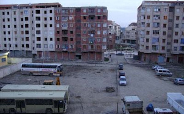 Des citoyens protestent contre la construction d'un dortoir pour policiers et d'une mosquée à Draâ Ben Khedda