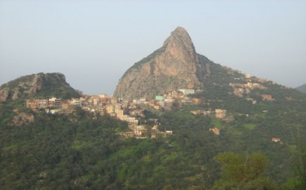 Incendies à Agwni Ggeghran : la population refoule le chef de Daira d'Iwadiyen