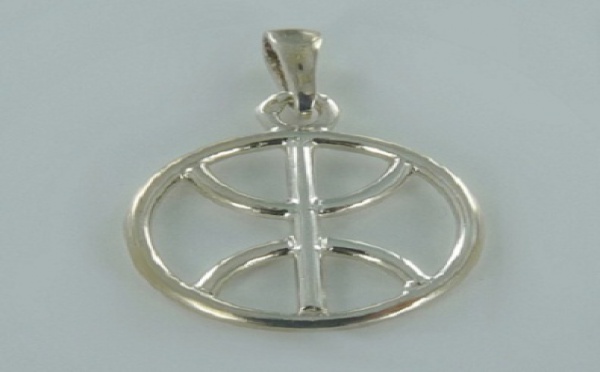 Algérie : la police interdit le signe amazigh "aza" en Kabylie