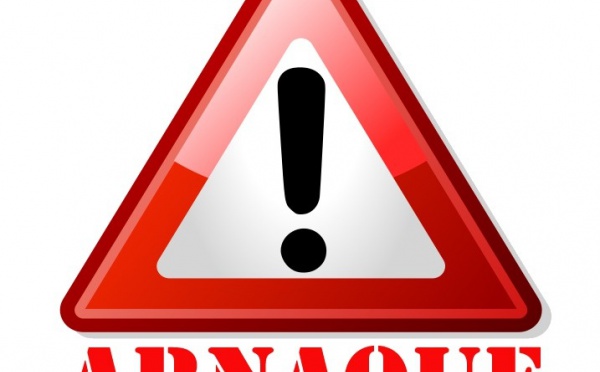 Le bachagha Ould Ali Lhadi attribue le 13è prix du festival du film « d’expression Amazigh » à un film « MUET »