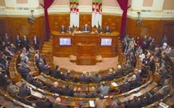 Algérie : Les ex-ministres nommés sénateurs exigent plus d’indemnités